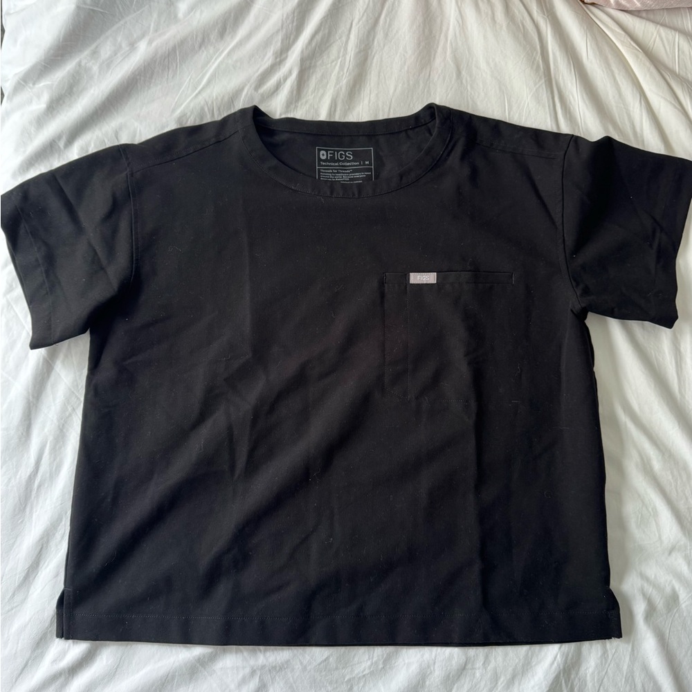 Arua Cropped Crewneck One-Pocket Scrub Top